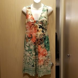 Kiara Dress Womens Size S Sleeveless Floral V Neck Stretch Satin Silky Cute 7980